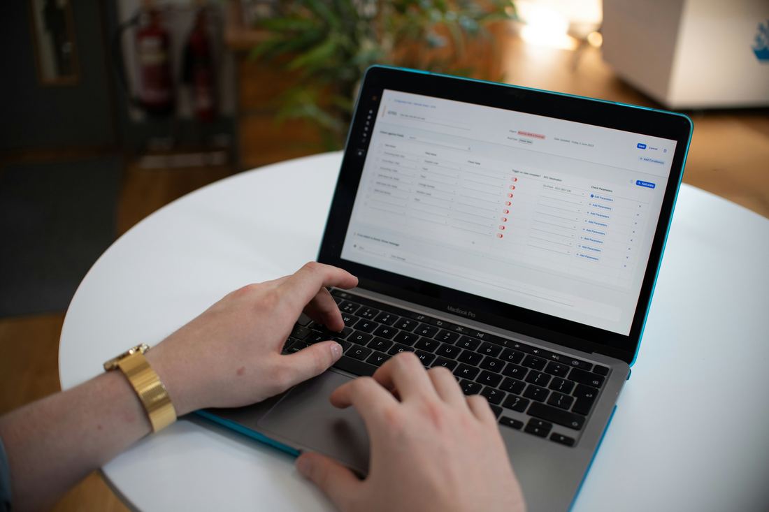 Setting up the rules behind an automated workflow on a laptop